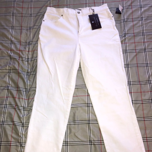 Gloria Vanderbilt Jeans - Picture 5 of 10